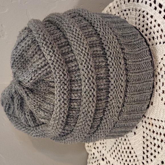 CC Boutique Gray OS Crochet Winter Beenie Hat - Picture 2 of 5